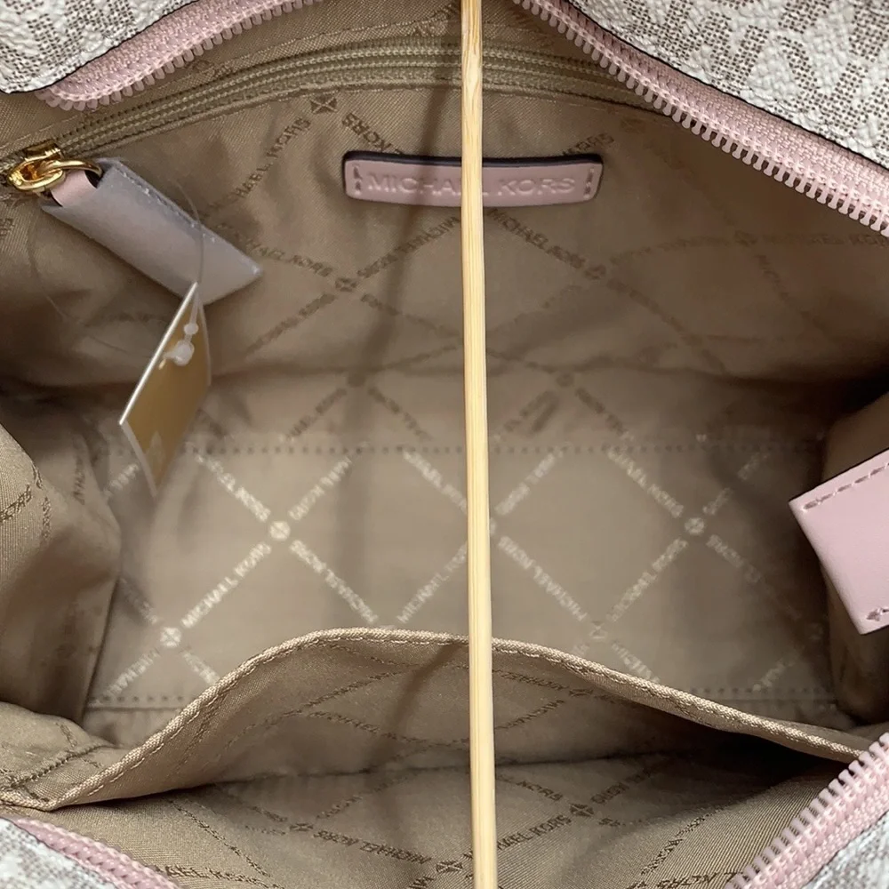 MICHAEL KORS MIRELLA SMALL
SHOPPER TOP ZIP XBODY POWDER
BLUSH MULTI SIGN… - Picture 13 of 16
